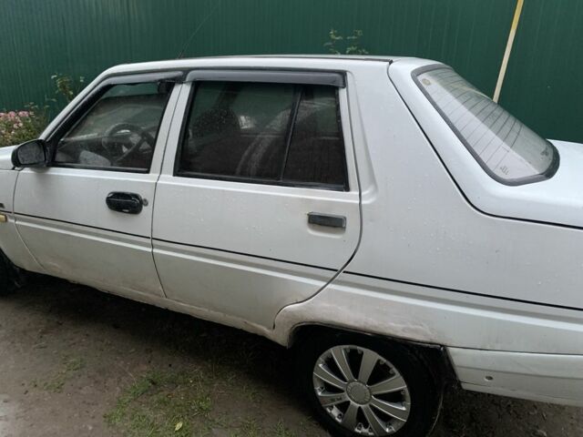 Белый ЗАЗ 1103 Славута, объемом двигателя 1.3 л и пробегом 135 тыс. км за 750 $, фото 1 на Automoto.ua