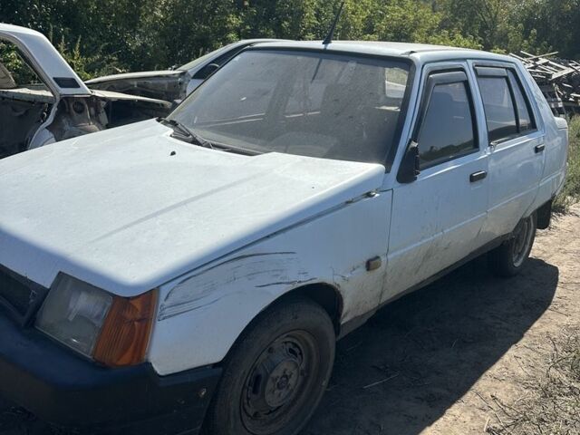 Белый ЗАЗ 1103 Славута, объемом двигателя 1.2 л и пробегом 258 тыс. км за 500 $, фото 2 на Automoto.ua