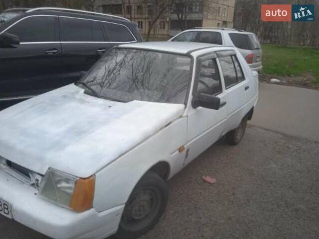 Белый ЗАЗ 1103 Славута, объемом двигателя 1.2 л и пробегом 200 тыс. км за 1000 $, фото 1 на Automoto.ua