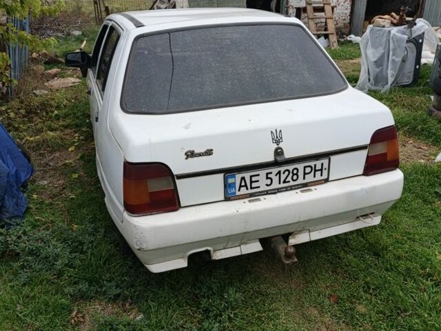 Белый ЗАЗ 1103 Славута, объемом двигателя 1.2 л и пробегом 100 тыс. км за 358 $, фото 2 на Automoto.ua