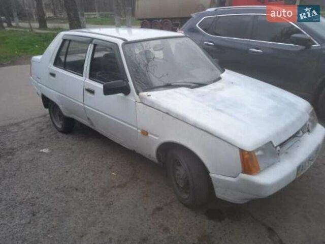 Белый ЗАЗ 1103 Славута, объемом двигателя 1.2 л и пробегом 200 тыс. км за 1000 $, фото 2 на Automoto.ua