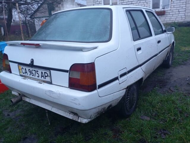 Белый ЗАЗ 1103 Славута, объемом двигателя 1.3 л и пробегом 123 тыс. км за 400 $, фото 2 на Automoto.ua