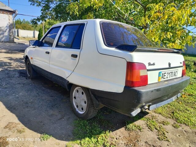Белый ЗАЗ 1103 Славута, объемом двигателя 1.2 л и пробегом 30 тыс. км за 485 $, фото 4 на Automoto.ua