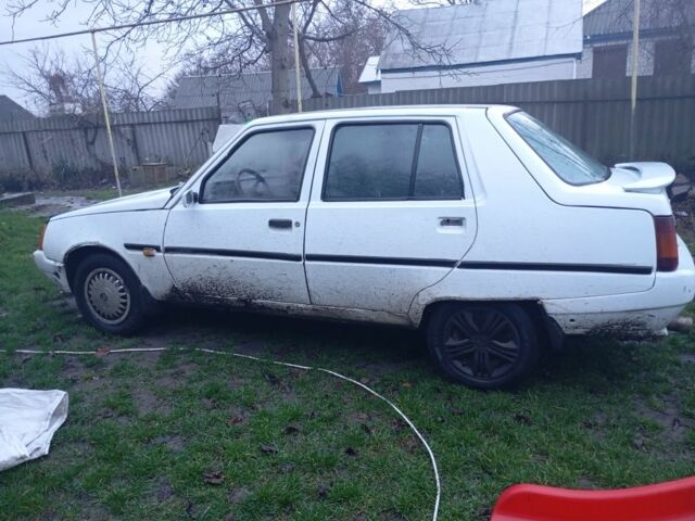 Белый ЗАЗ 1103 Славута, объемом двигателя 1.3 л и пробегом 123 тыс. км за 400 $, фото 4 на Automoto.ua