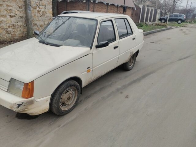 Белый ЗАЗ 1103 Славута, объемом двигателя 1 л и пробегом 2 тыс. км за 350 $, фото 2 на Automoto.ua