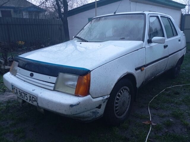 Белый ЗАЗ 1103 Славута, объемом двигателя 1.3 л и пробегом 123 тыс. км за 400 $, фото 1 на Automoto.ua