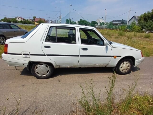 Білий ЗАЗ 1103 Славута, об'ємом двигуна 1.2 л та пробігом 140 тис. км за 600 $, фото 7 на Automoto.ua