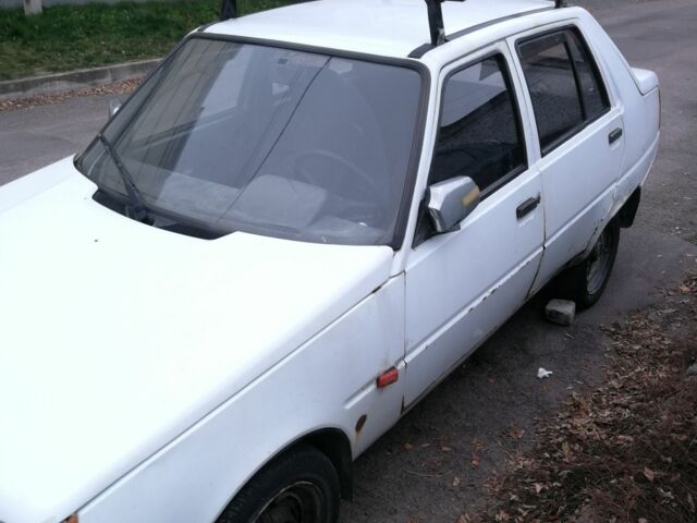 Белый ЗАЗ 1103 Славута, объемом двигателя 1.2 л и пробегом 133 тыс. км за 500 $, фото 1 на Automoto.ua