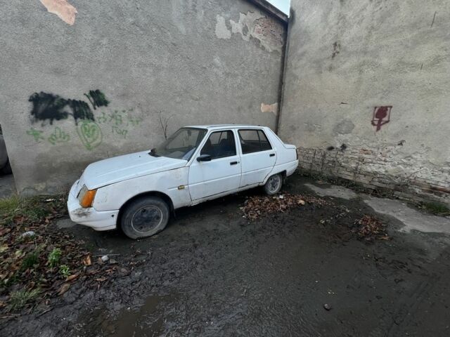 Белый ЗАЗ 1103 Славута, объемом двигателя 1.2 л и пробегом 3 тыс. км за 900 $, фото 2 на Automoto.ua