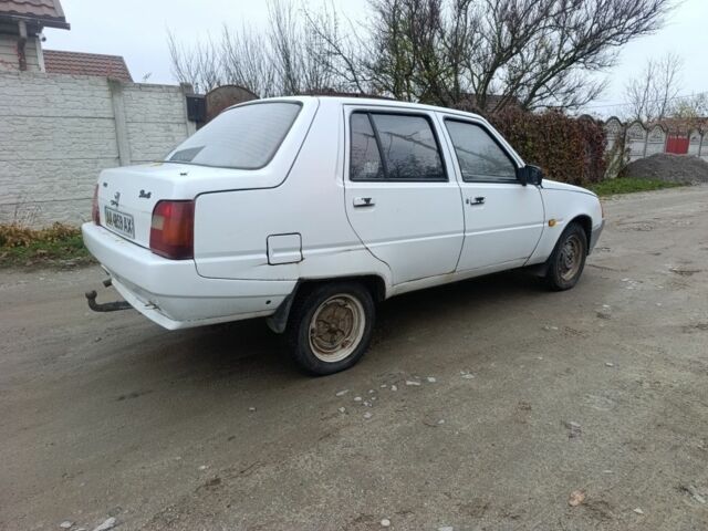 Белый ЗАЗ 1103 Славута, объемом двигателя 0 л и пробегом 200 тыс. км за 550 $, фото 3 на Automoto.ua