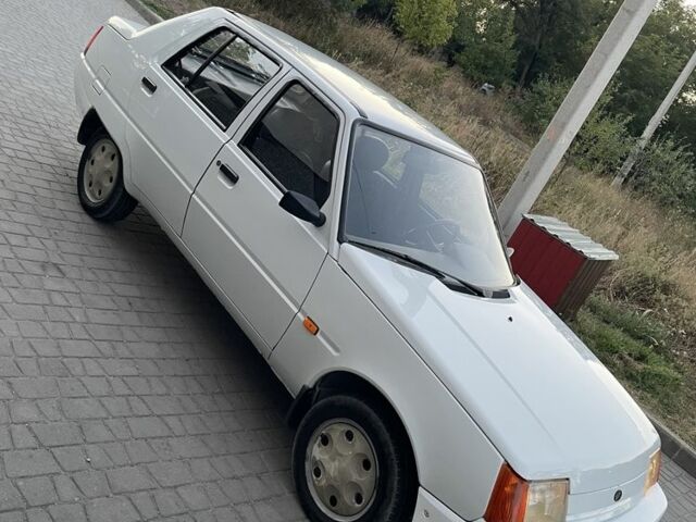 Белый ЗАЗ 1103 Славута, объемом двигателя 1.2 л и пробегом 13 тыс. км за 1650 $, фото 1 на Automoto.ua