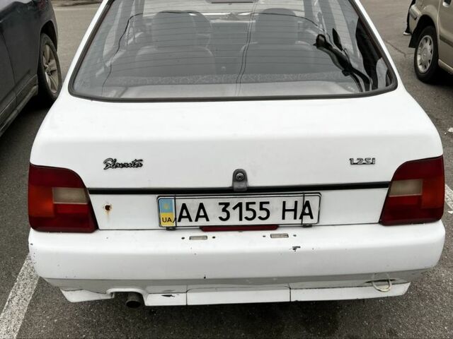 Белый ЗАЗ 1103 Славута, объемом двигателя 1.2 л и пробегом 96 тыс. км за 216 $, фото 6 на Automoto.ua
