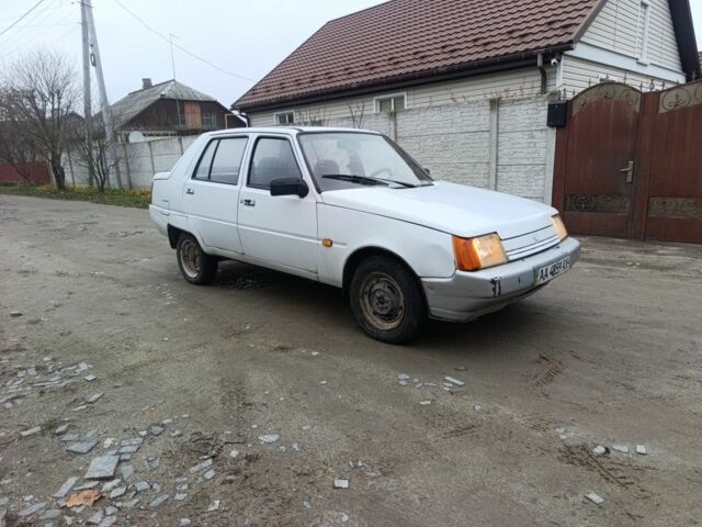 Белый ЗАЗ 1103 Славута, объемом двигателя 0 л и пробегом 200 тыс. км за 550 $, фото 2 на Automoto.ua