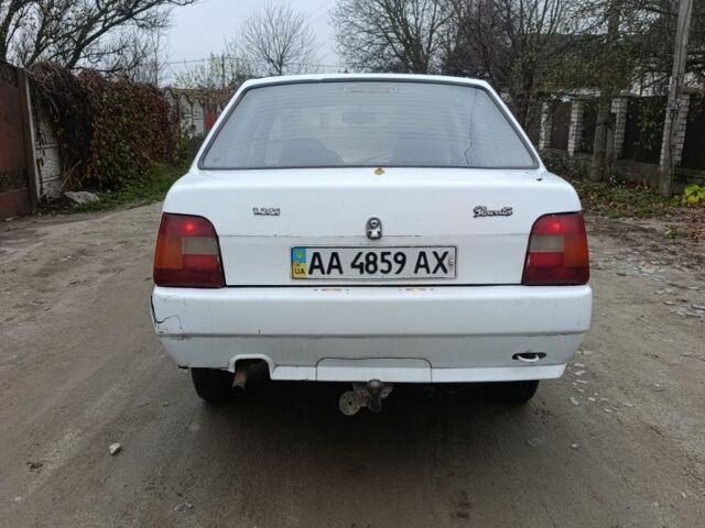 Белый ЗАЗ 1103 Славута, объемом двигателя 0 л и пробегом 200 тыс. км за 550 $, фото 5 на Automoto.ua