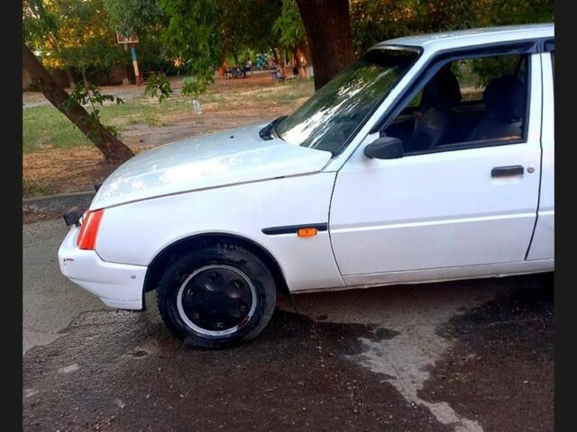 Белый ЗАЗ 1103 Славута, объемом двигателя 1.2 л и пробегом 34 тыс. км за 1100 $, фото 1 на Automoto.ua