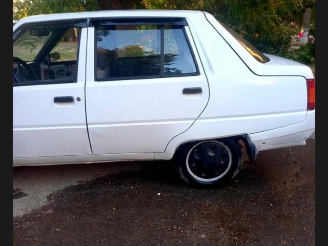 Белый ЗАЗ 1103 Славута, объемом двигателя 1.2 л и пробегом 34 тыс. км за 1100 $, фото 2 на Automoto.ua