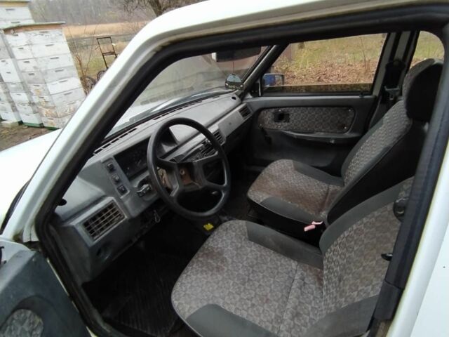 Білий ЗАЗ 1103 Славута, об'ємом двигуна 1.2 л та пробігом 300 тис. км за 381 $, фото 4 на Automoto.ua