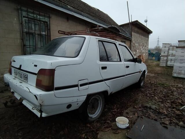 Білий ЗАЗ 1103 Славута, об'ємом двигуна 1.2 л та пробігом 300 тис. км за 381 $, фото 3 на Automoto.ua