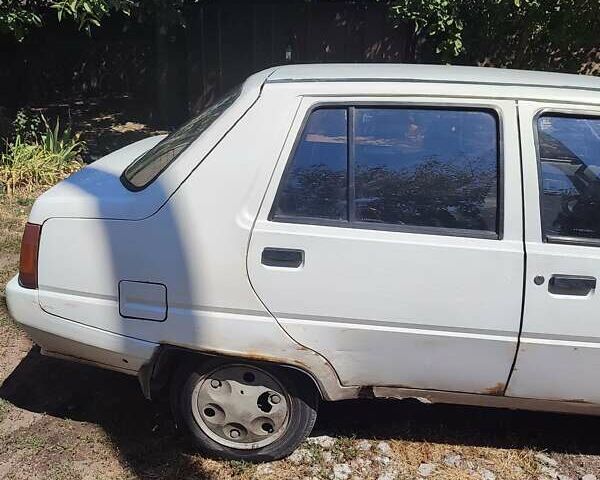 Белый ЗАЗ 1103 Славута, объемом двигателя 0 л и пробегом 117 тыс. км за 650 $, фото 4 на Automoto.ua