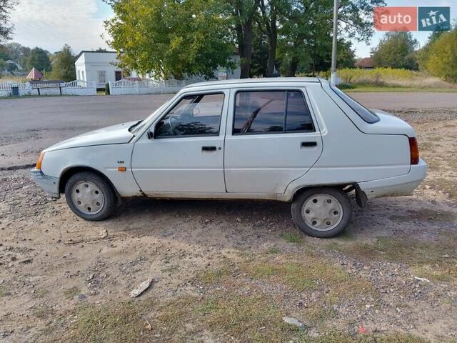 ЗАЗ 1103 Славута 2001 в Прилуках на Automoto.ua Белый ЗАЗ 1103 Славута, объемом двигателя 1.2 л и пробегом 89 тыс. км за 1200 $, фото 7 на Automoto.ua