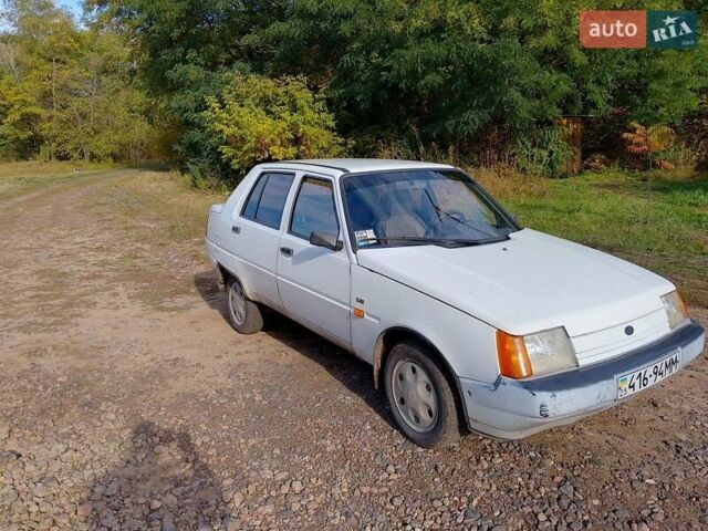 ЗАЗ 1103 Славута 2001 в Прилуках на Automoto.ua Белый ЗАЗ 1103 Славута, объемом двигателя 1.2 л и пробегом 89 тыс. км за 1200 $, фото 6 на Automoto.ua