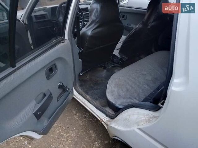 ЗАЗ 1103 Славута 2001 в Прилуках на Automoto.ua Белый ЗАЗ 1103 Славута, объемом двигателя 1.2 л и пробегом 89 тыс. км за 1200 $, фото 3 на Automoto.ua