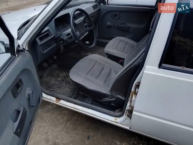 ЗАЗ 1103 Славута 2001 в Прилуках на Automoto.ua Белый ЗАЗ 1103 Славута, объемом двигателя 1.2 л и пробегом 89 тыс. км за 1200 $, фото 1 на Automoto.ua