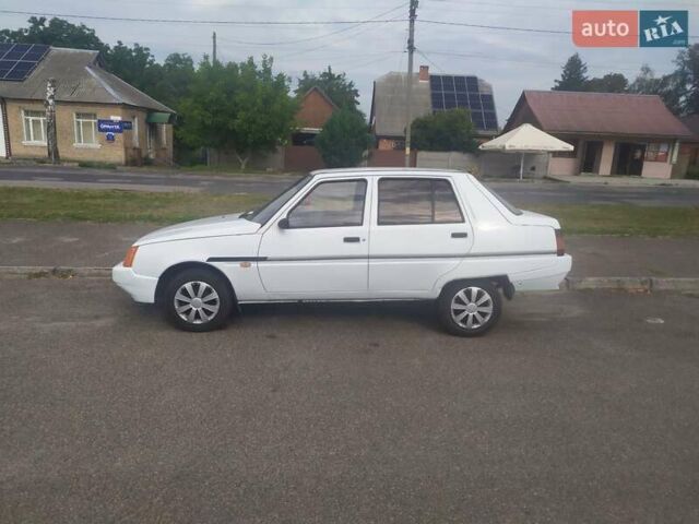 Белый ЗАЗ 1103 Славута, объемом двигателя 1.2 л и пробегом 150 тыс. км за 1200 $, фото 9 на Automoto.ua
