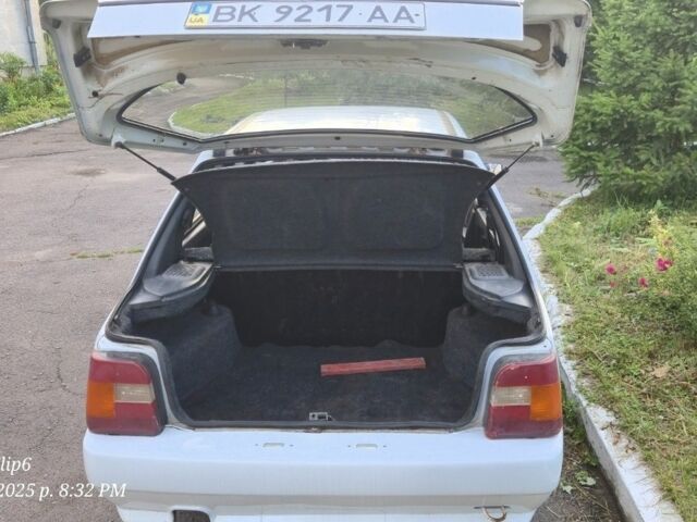 Белый ЗАЗ 1103 Славута, объемом двигателя 1.2 л и пробегом 200 тыс. км за 850 $, фото 3 на Automoto.ua