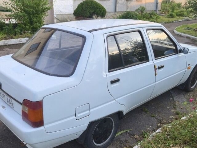 Белый ЗАЗ 1103 Славута, объемом двигателя 1.2 л и пробегом 200 тыс. км за 850 $, фото 2 на Automoto.ua