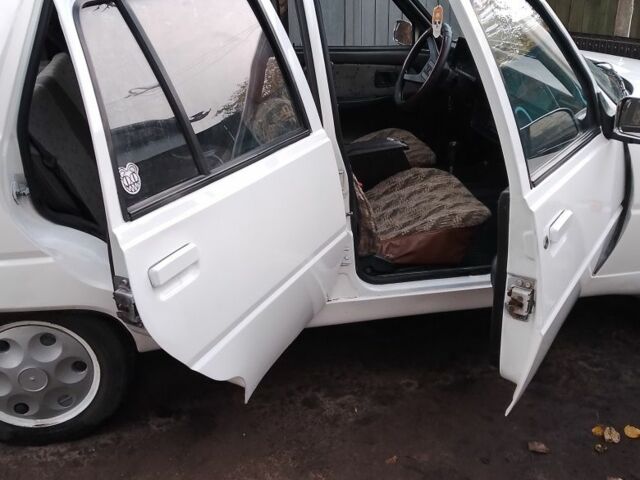 Белый ЗАЗ 1103 Славута, объемом двигателя 1.2 л и пробегом 400 тыс. км за 1100 $, фото 7 на Automoto.ua