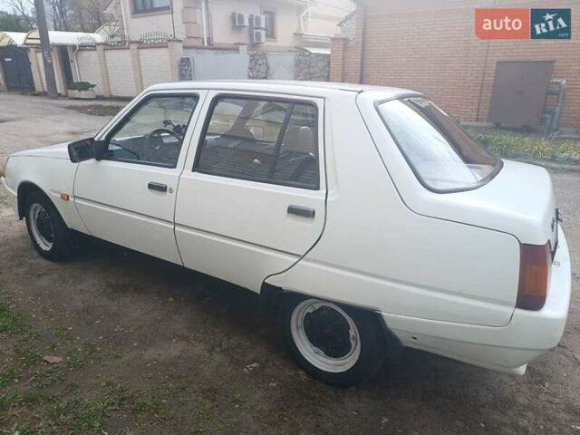 Белый ЗАЗ 1103 Славута, объемом двигателя 1.2 л и пробегом 113 тыс. км за 650 $, фото 5 на Automoto.ua