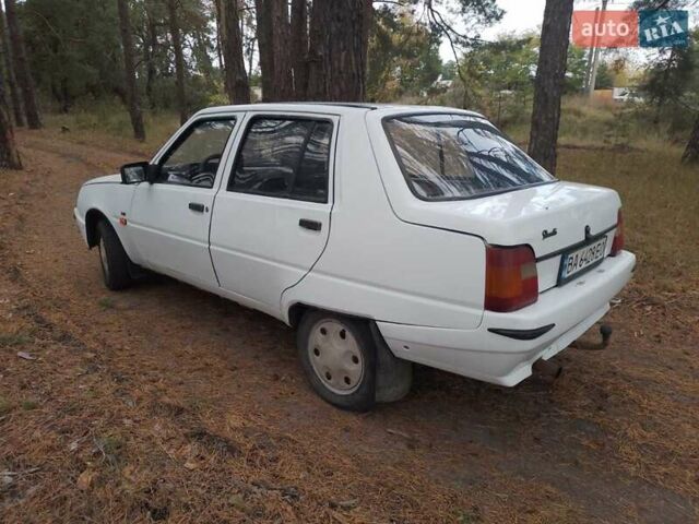 Белый ЗАЗ 1103 Славута, объемом двигателя 1.2 л и пробегом 140 тыс. км за 999 $, фото 7 на Automoto.ua
