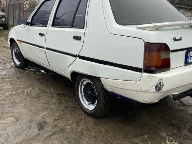 Белый ЗАЗ 1103 Славута, объемом двигателя 1.2 л и пробегом 36 тыс. км за 700 $, фото 3 на Automoto.ua