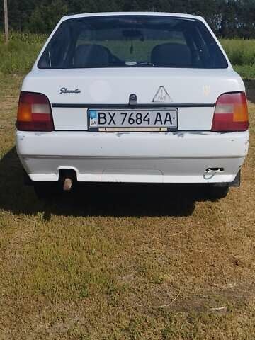 Белый ЗАЗ 1103 Славута, объемом двигателя 1.2 л и пробегом 133 тыс. км за 850 $, фото 2 на Automoto.ua