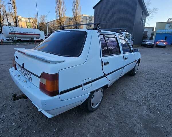 Белый ЗАЗ 1103 Славута, объемом двигателя 1.3 л и пробегом 112 тыс. км за 800 $, фото 1 на Automoto.ua