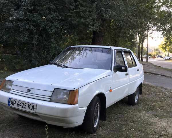 Белый ЗАЗ 1103 Славута, объемом двигателя 1.2 л и пробегом 160 тыс. км за 800 $, фото 6 на Automoto.ua