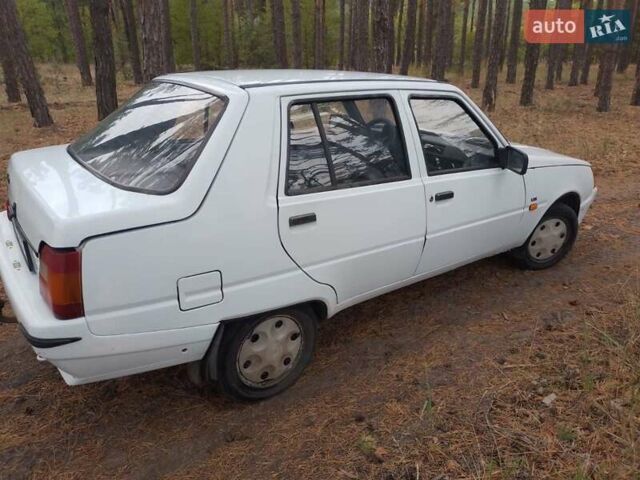 Белый ЗАЗ 1103 Славута, объемом двигателя 1.2 л и пробегом 140 тыс. км за 999 $, фото 6 на Automoto.ua