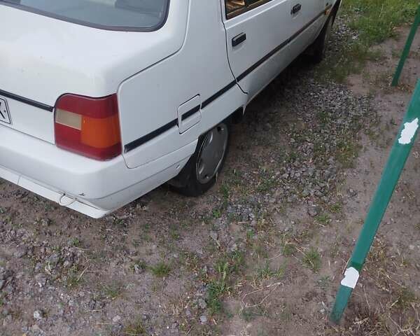 Белый ЗАЗ 1103 Славута, объемом двигателя 1.2 л и пробегом 120 тыс. км за 1400 $, фото 3 на Automoto.ua