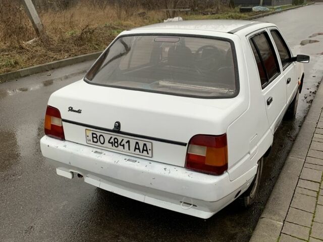 Белый ЗАЗ 1103 Славута, объемом двигателя 1.2 л и пробегом 736 тыс. км за 900 $, фото 1 на Automoto.ua