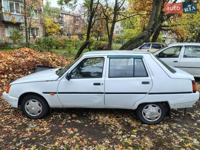 ЗАЗ 1103 Славута 2005 у Києві на Automoto.ua Білий ЗАЗ 1103 Славута, об'ємом двигуна 1.2 л та пробігом 99 тис. км за 850 $, фото 5 на Automoto.ua