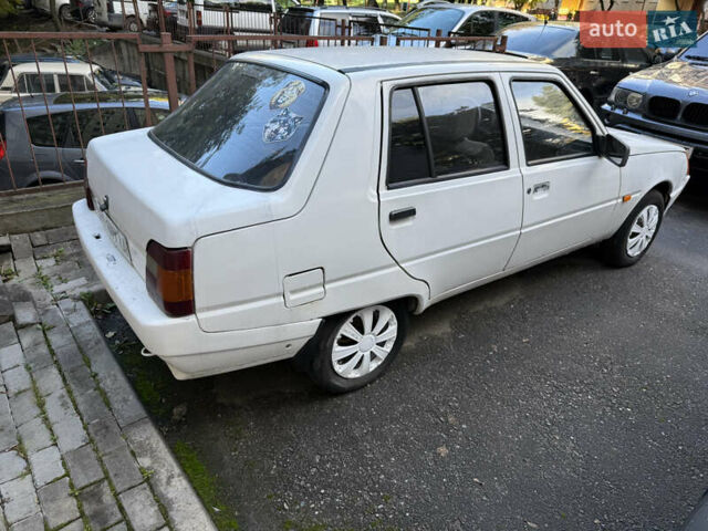 Белый ЗАЗ 1103 Славута, объемом двигателя 1.2 л и пробегом 180 тыс. км за 650 $, фото 5 на Automoto.ua