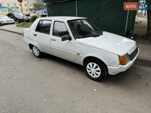 Белый ЗАЗ 1103 Славута, объемом двигателя 1.2 л и пробегом 180 тыс. км за 750 $, фото 5 на Automoto.ua