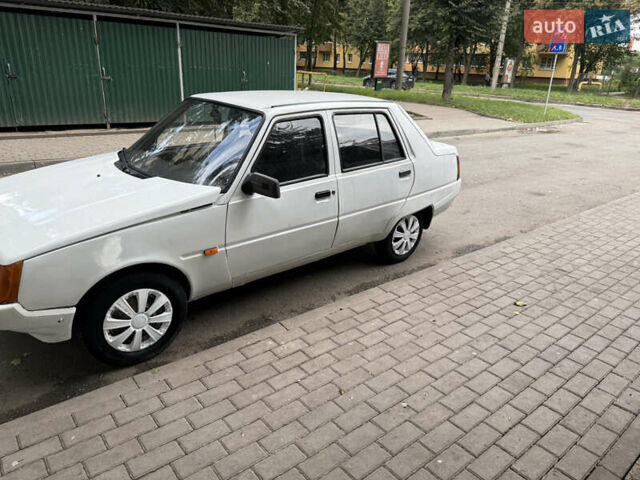 Білий ЗАЗ 1103 Славута, об'ємом двигуна 1.2 л та пробігом 180 тис. км за 750 $, фото 9 на Automoto.ua
