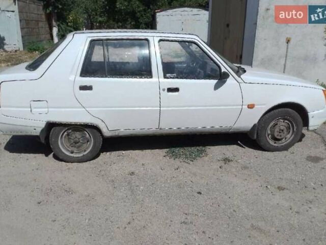 Білий ЗАЗ 1103 Славута, об'ємом двигуна 1.2 л та пробігом 102 тис. км за 800 $, фото 4 на Automoto.ua