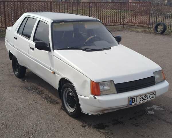 ЗАЗ 1103 Славута 2005 в Кременчуге на Automoto.ua Белый ЗАЗ 1103 Славута, объемом двигателя 1.2 л и пробегом 221 тыс. км за 712 $, фото 1 на Automoto.ua