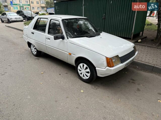 Белый ЗАЗ 1103 Славута, объемом двигателя 1.2 л и пробегом 180 тыс. км за 750 $, фото 4 на Automoto.ua