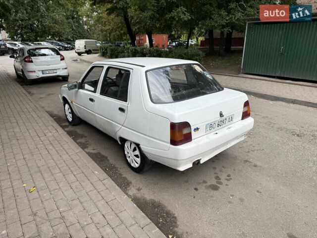 Белый ЗАЗ 1103 Славута, объемом двигателя 1.2 л и пробегом 180 тыс. км за 799 $, фото 7 на Automoto.ua