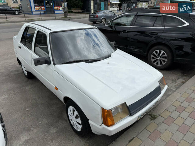 Белый ЗАЗ 1103 Славута, объемом двигателя 1.2 л и пробегом 180 тыс. км за 750 $, фото 2 на Automoto.ua