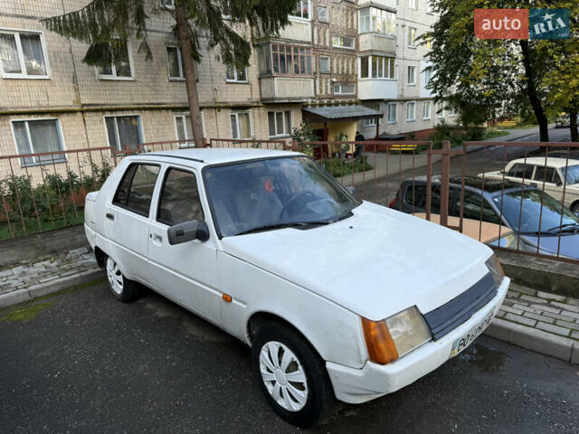 Белый ЗАЗ 1103 Славута, объемом двигателя 1.2 л и пробегом 180 тыс. км за 650 $, фото 2 на Automoto.ua